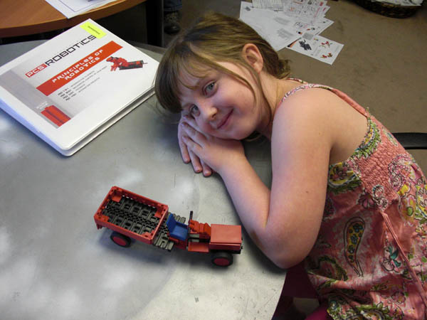 Amelia build the tractor