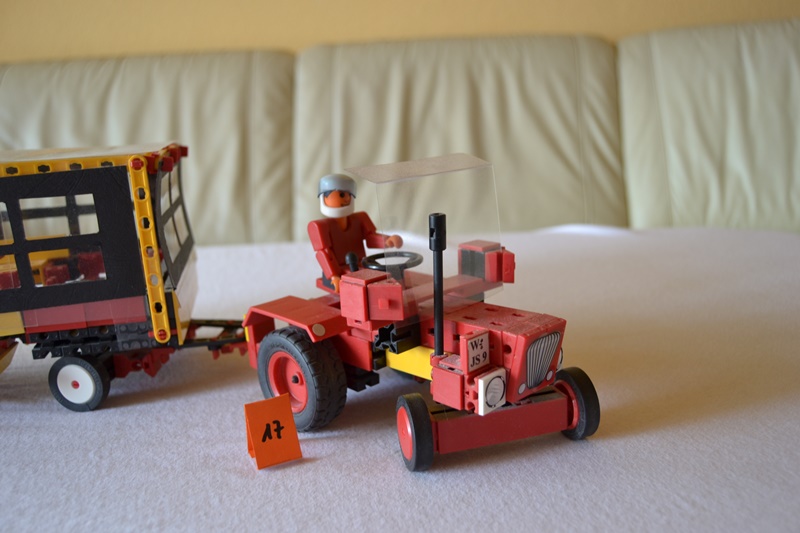 MODELL 17:  Bezeichnung: Traktor mit Anhnger &#8222;Vatertagstour&#8220;